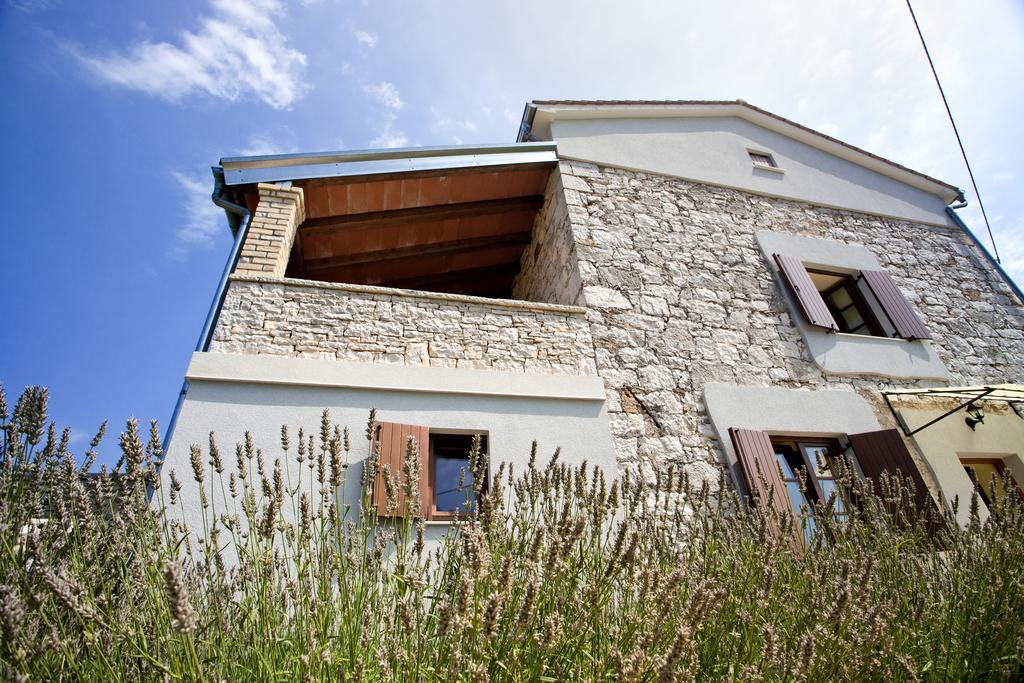 Holiday Home Stancija Becic Mugeba Bagian luar foto