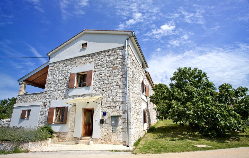 Holiday Home Stancija Becic Mugeba Bagian luar foto