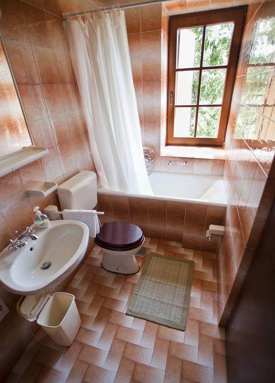 Holiday Home Stancija Becic Mugeba Bagian luar foto