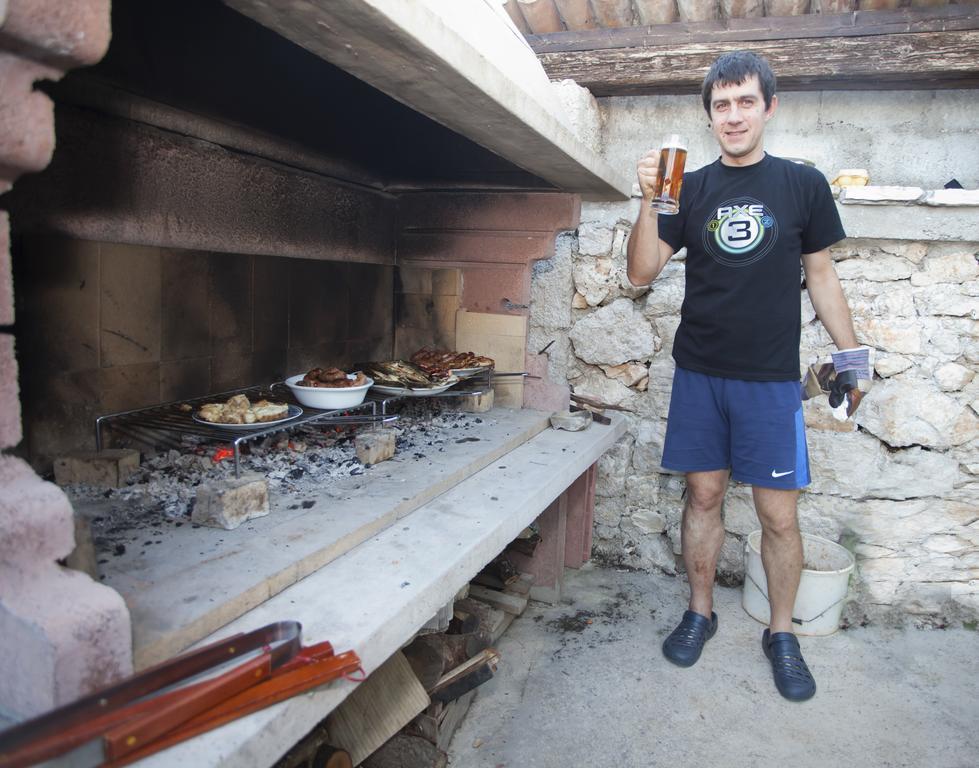 Holiday Home Stancija Becic Mugeba Bagian luar foto